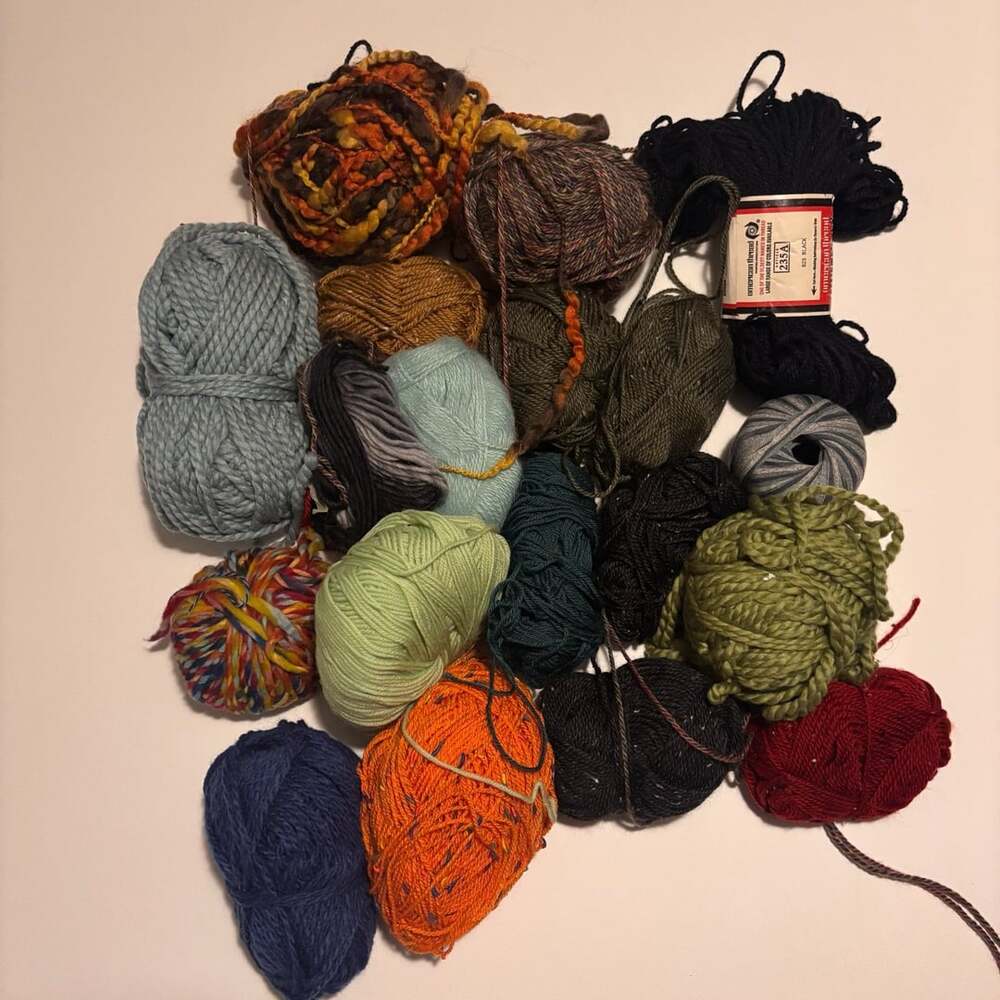 American Thread Yarn Assorted Lot - Picture 2 of 2